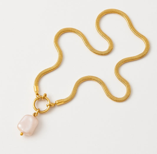 The Solis Pearl Collar